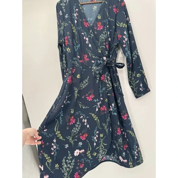 TIME & TRU Blue Dress floral Print Wrap Around tie waist thick fabric Fairy - Picture 5 of 11